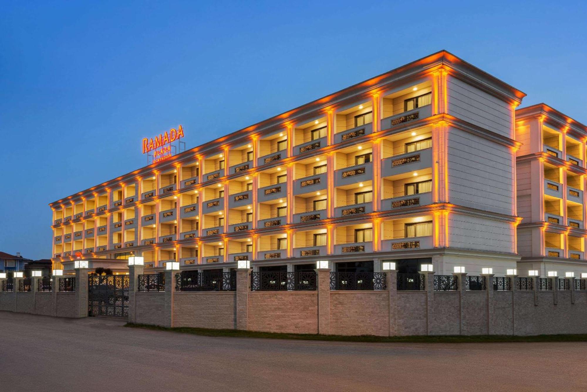 Ramada Plaza By Wyndham Silivri Hotel ภายนอก รูปภาพ