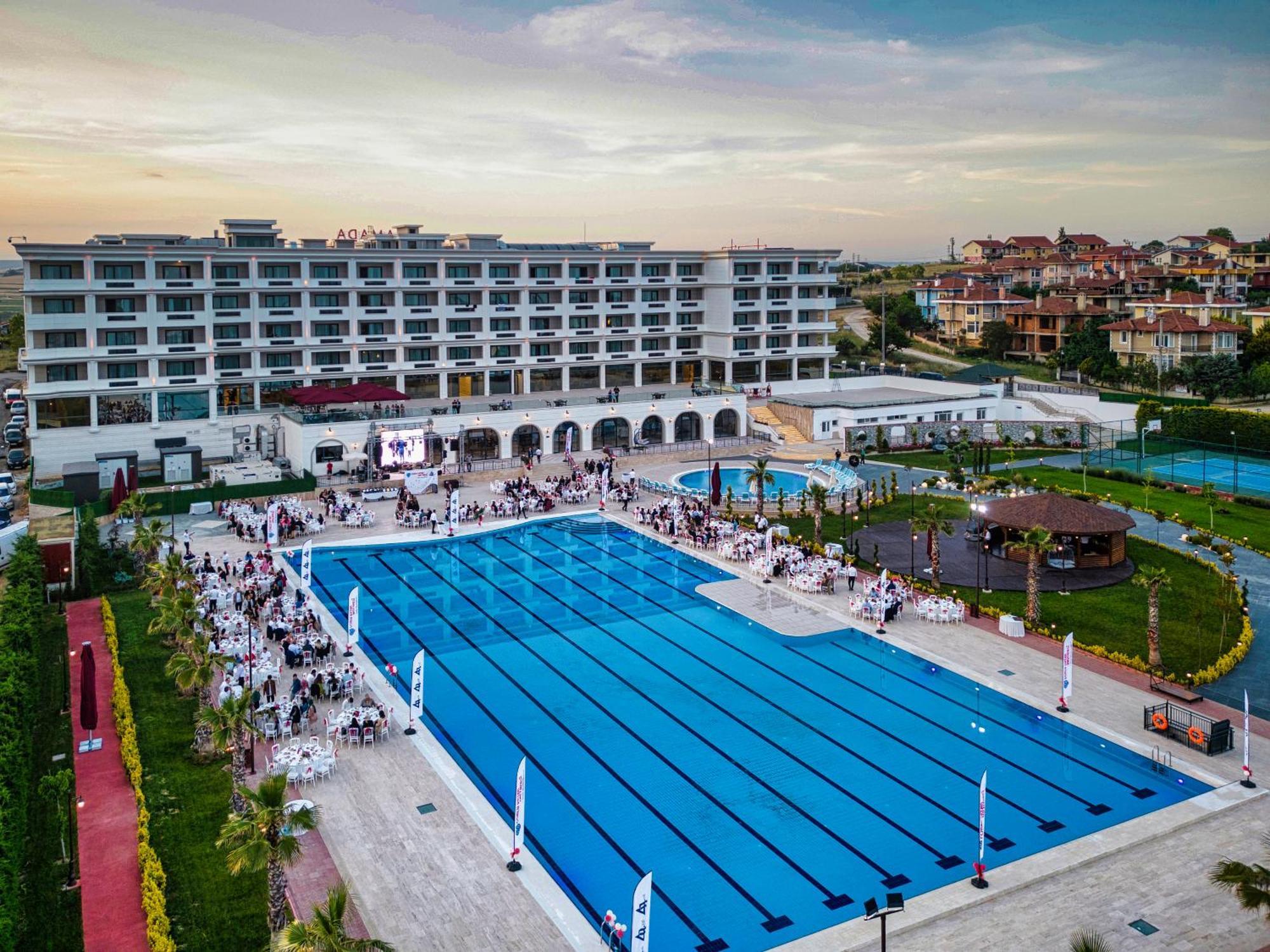 Ramada Plaza By Wyndham Silivri Hotel ภายนอก รูปภาพ