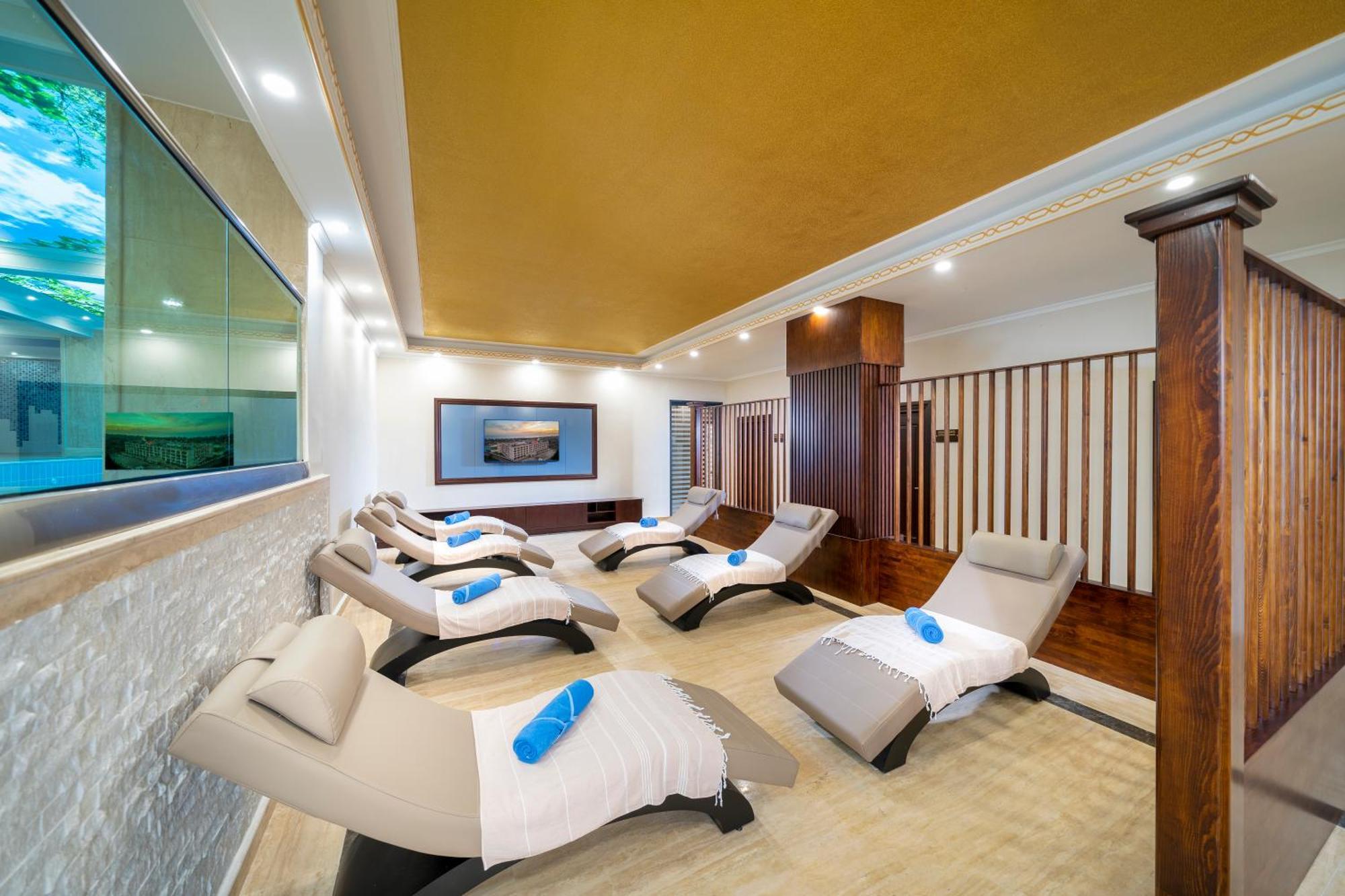 Ramada Plaza By Wyndham Silivri Hotel ภายนอก รูปภาพ