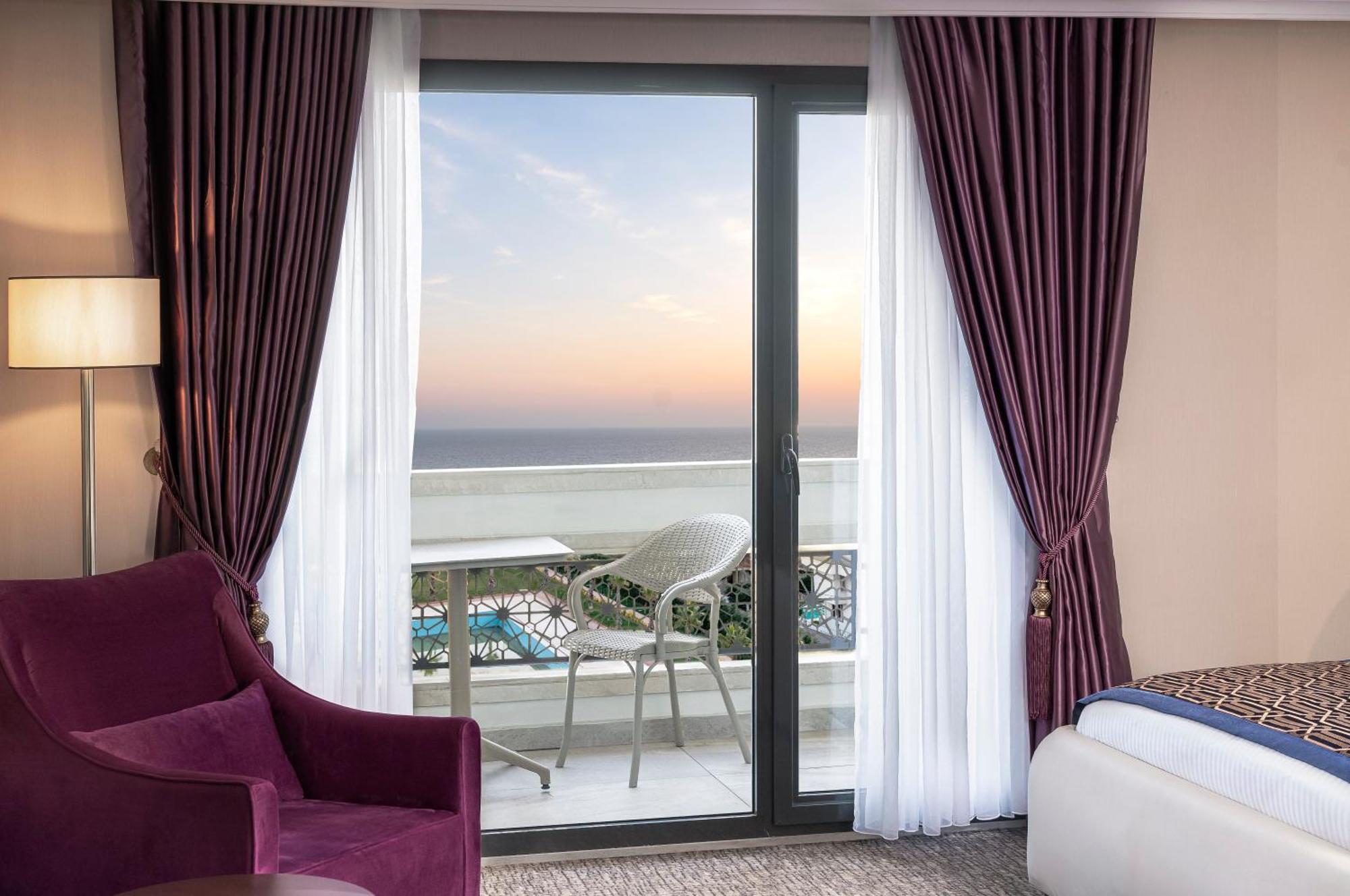 Ramada Plaza By Wyndham Silivri Hotel ภายนอก รูปภาพ