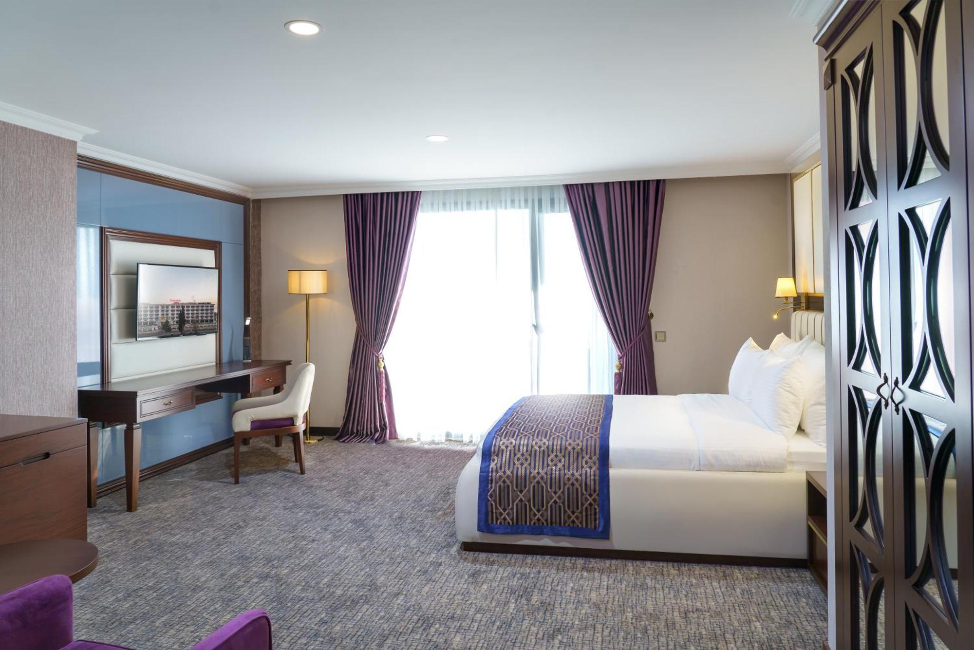Ramada Plaza By Wyndham Silivri Hotel ภายนอก รูปภาพ